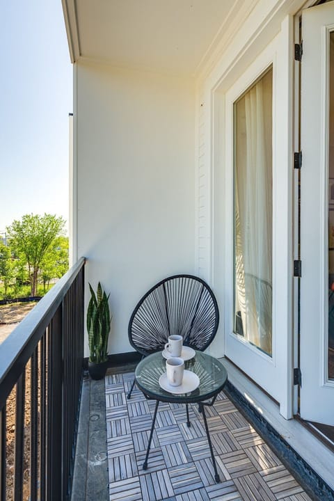 2nd floor balcony off the living area.