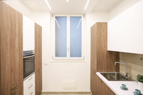 Apartment, Bay View | Private kitchen | Fridge, microwave, oven, stovetop