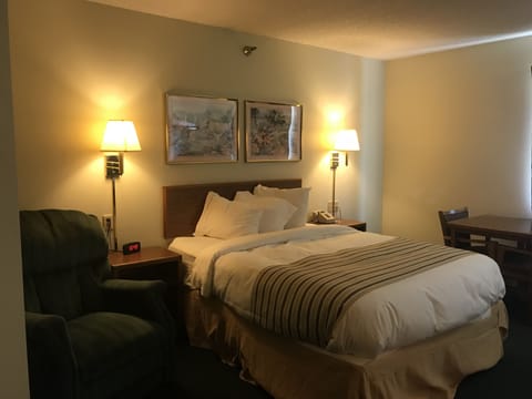 WiFi (free), bed sheets