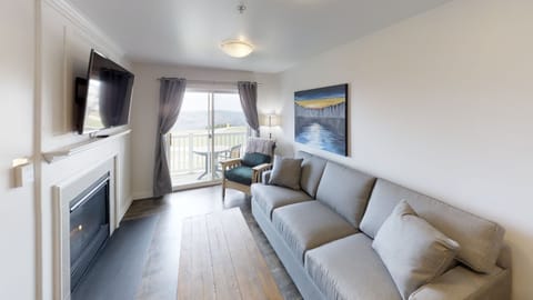 Furniture, Indoors, Living Room, Screen, Couch