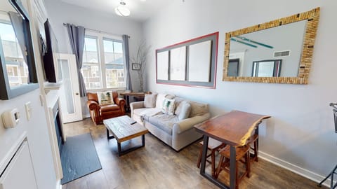 Home Decor, Indoors, Furniture, Living Room, Table
