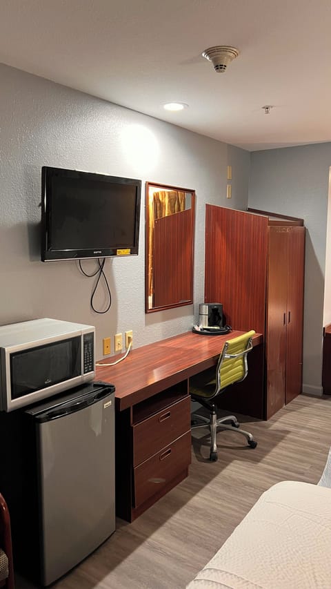 In-room safe, individually decorated, individually furnished, desk