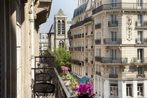 Suite, Kitchenette | Balcony