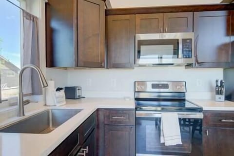 ecfa8b84-99ce-496f-8ea9-de5f57616e74