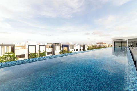 Make a splash with a view from our rooftop pool
