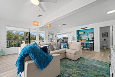 House, Multiple Beds (Hazel Mae's Hideaway) | Living area | TV