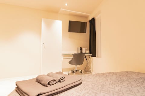 Comfort Double Room | In-room safe, desk, laptop workspace, blackout drapes