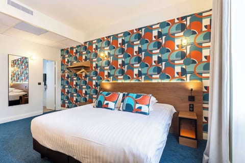 Deluxe Room, 1 King Bed, Non Smoking (Twin bed on request) | Premium bedding, in-room safe, desk, blackout drapes