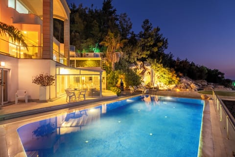 Premium Suite, Sea View | Living area | Fireplace, heated floors
