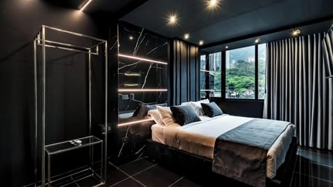 Deluxe Apartment | In-room safe, soundproofing, iron/ironing board, free WiFi
