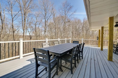 Cub Run Vacation Rental | 5BR | 4BA | 3,600 Sq Ft | 4 Steps Required