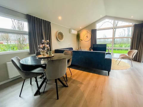Chalet | Living area