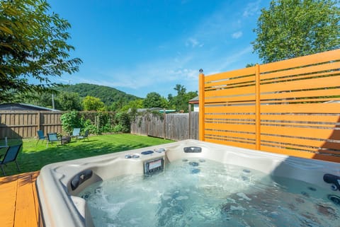 Soak in the hot tub while taking in the beautiful mountaintop views.