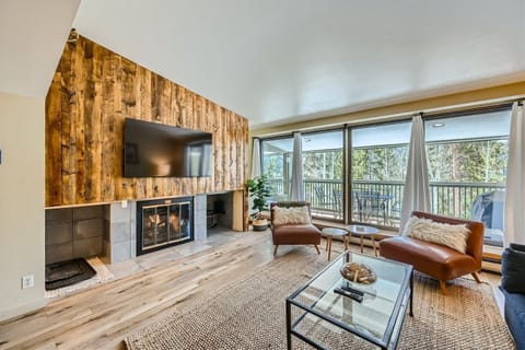 Condo, 3 Bedrooms | Living area | Smart TV