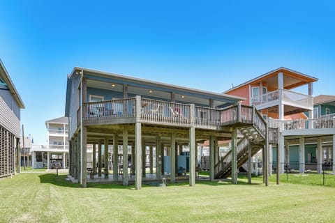 Crystal Beach Vacation Rental | 3BR | 2BA | 1,280 Sq Ft | Stairs Required