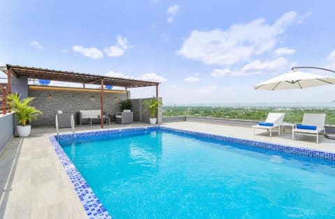 15 indoor pools