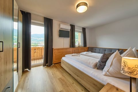 Comfort Triple Room, 1 Bedroom, Air conditioning, Mountain View | Individually decorated, individually furnished, free WiFi