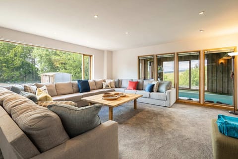 Crackin' View, Lanhead - Host & Stay