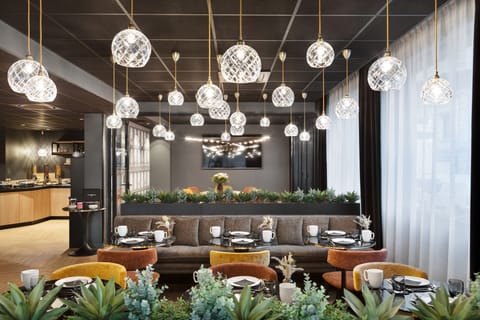 Daily buffet breakfast (EUR 15.90 per person)