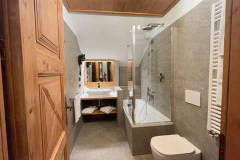 Hair dryer, bathrobes, slippers, bidet