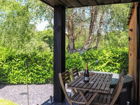 Decking | Padarn Lodge - CWM Cadnant, Caernarfon