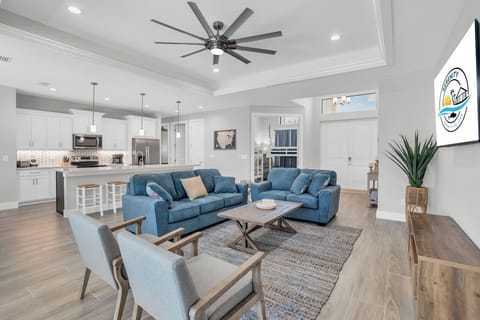 Open concept kitchen/living