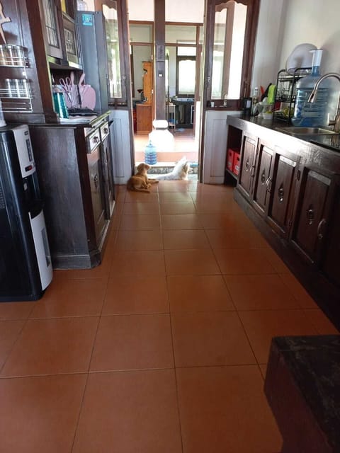 Deluxe Suite, Accessible, Ocean View | Shared kitchen | Fridge, microwave, stovetop, espresso maker