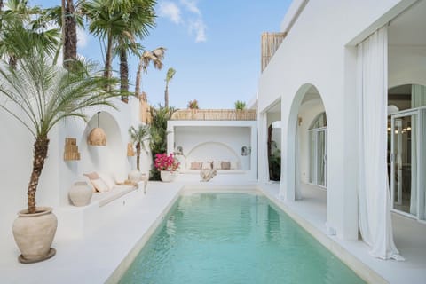 Private pool