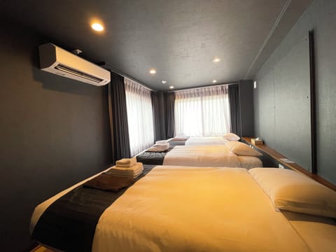 Apartment | 2 bedrooms, blackout drapes, iron/ironing board, WiFi (free)