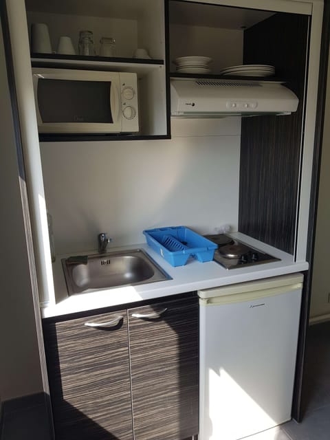 Coffee/tea maker, electric kettle, eco-friendly cleaning products