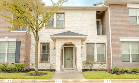 c1761a18-ad5d-4283-be50-91ba45bcf4d1