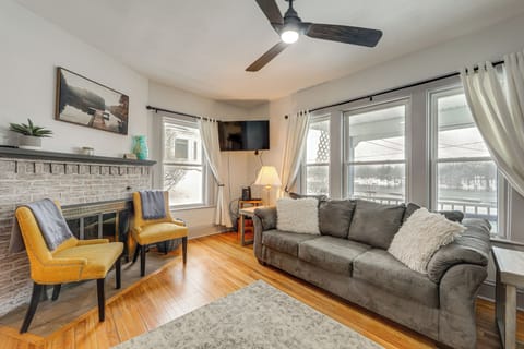 Phoenix Vacation Rental | 2BR | 1BA | 1,200 Sq Ft | Steps to Enter