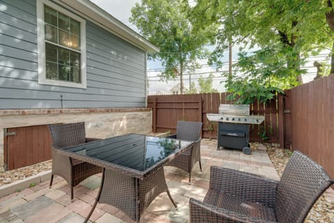 Austin Vacation Rental | 2BR | 1BA | 940 Sq Ft | Stairs Required to Enter