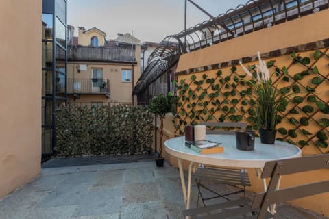 Apartment | Terrace/patio