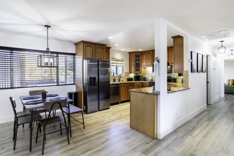 House, 3 Bedrooms | Private kitchen | Fridge, oven, coffee/tea maker