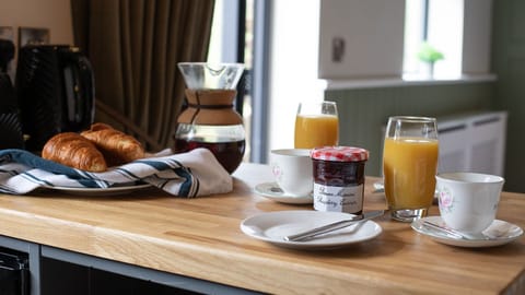 Kitchenette, Sweetslade Cottage, Bolthole Retreats