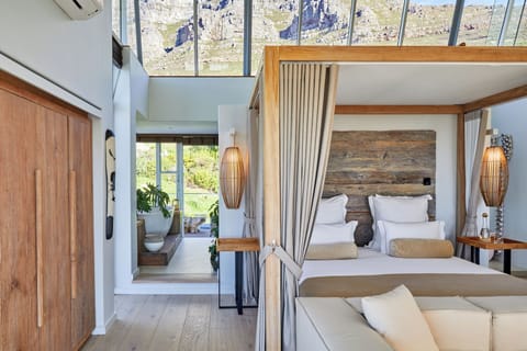 Deluxe Suite, Mountain View | In-room safe, desk, laptop workspace, blackout drapes