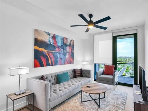 Downtown Phoenix Phoenix 1 Bedroom Living Room