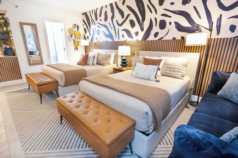 Room with 2 double beds, 1 crib, Wi-Fi, TV