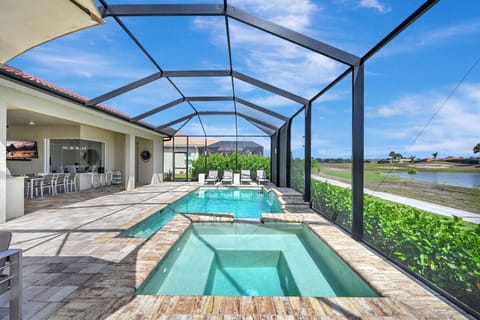 Salt Water Pool & Jacuzzi Spa