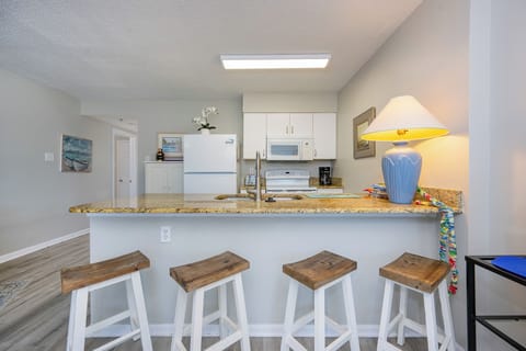 Tradewinds 806-13