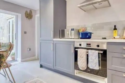 2314e8f6 b080 4083 8dd0 c8213fc17365