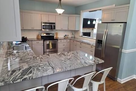 Aa1e4f48 6aa0 4e57 a9b3 4615640fde48