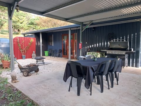 alfresco dinning with fire pit for your private use
