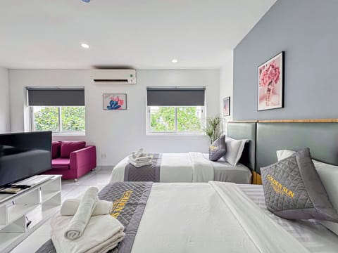 Comfort Twin Room, Multiple Beds, City View | In-room safe, blackout drapes, soundproofing, iron/ironing board