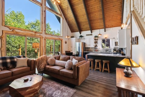 Indoors, Furniture, Living Room, Lamp, Hardwood