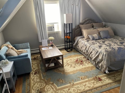 One Bedroom rental not the entire home. 