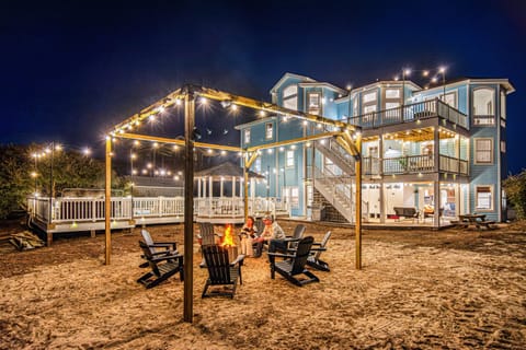 Enjoy all of this luxurious homes fun