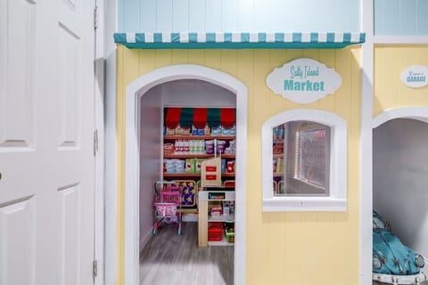 Storefront property