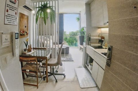 Condo, 1 Bedroom, Accessible, Balcony | Dining room